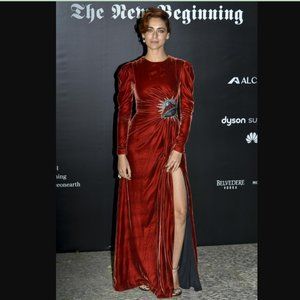 NWT. AUTH.GUCCI RUNWAY RED VELVET GOWN/MAXI EVENING DRESS IT40